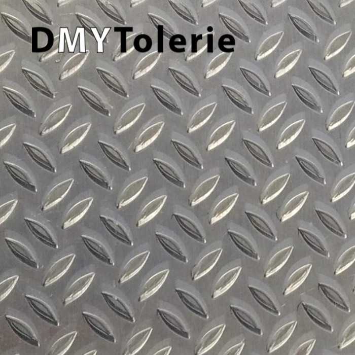 Tôle aluminium striée grain de riz