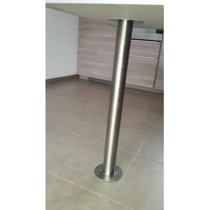 Pied de plan de travail cylindrique en 
