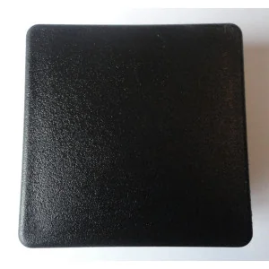 Embout carré à ailettes 30 x 30 plastique noir